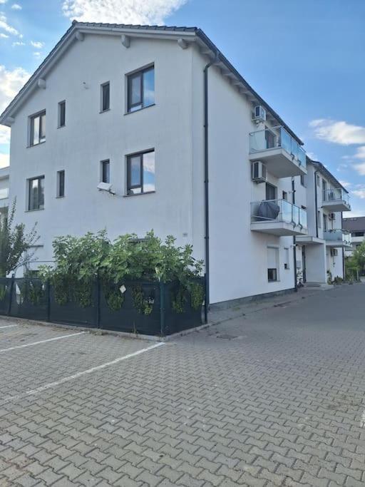 Braytim Residence Free Private Parking Giroc Exteriér fotografie